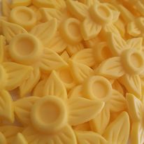 Daffodils - sugar decorations. Large and Small available
